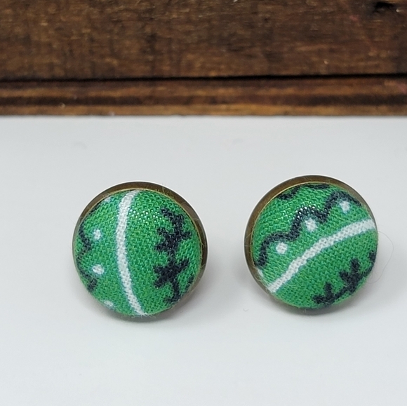 New Handmade | Upcycled Bandana Button Stud Earrings - Picture 1 of 4